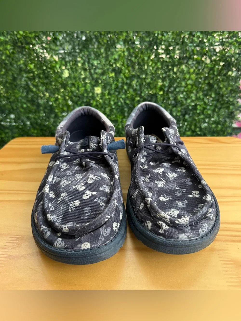 HEYDUDE Wally Funk Skull Print Men’s Size 10 Black Gray Casual Slip On Shoes